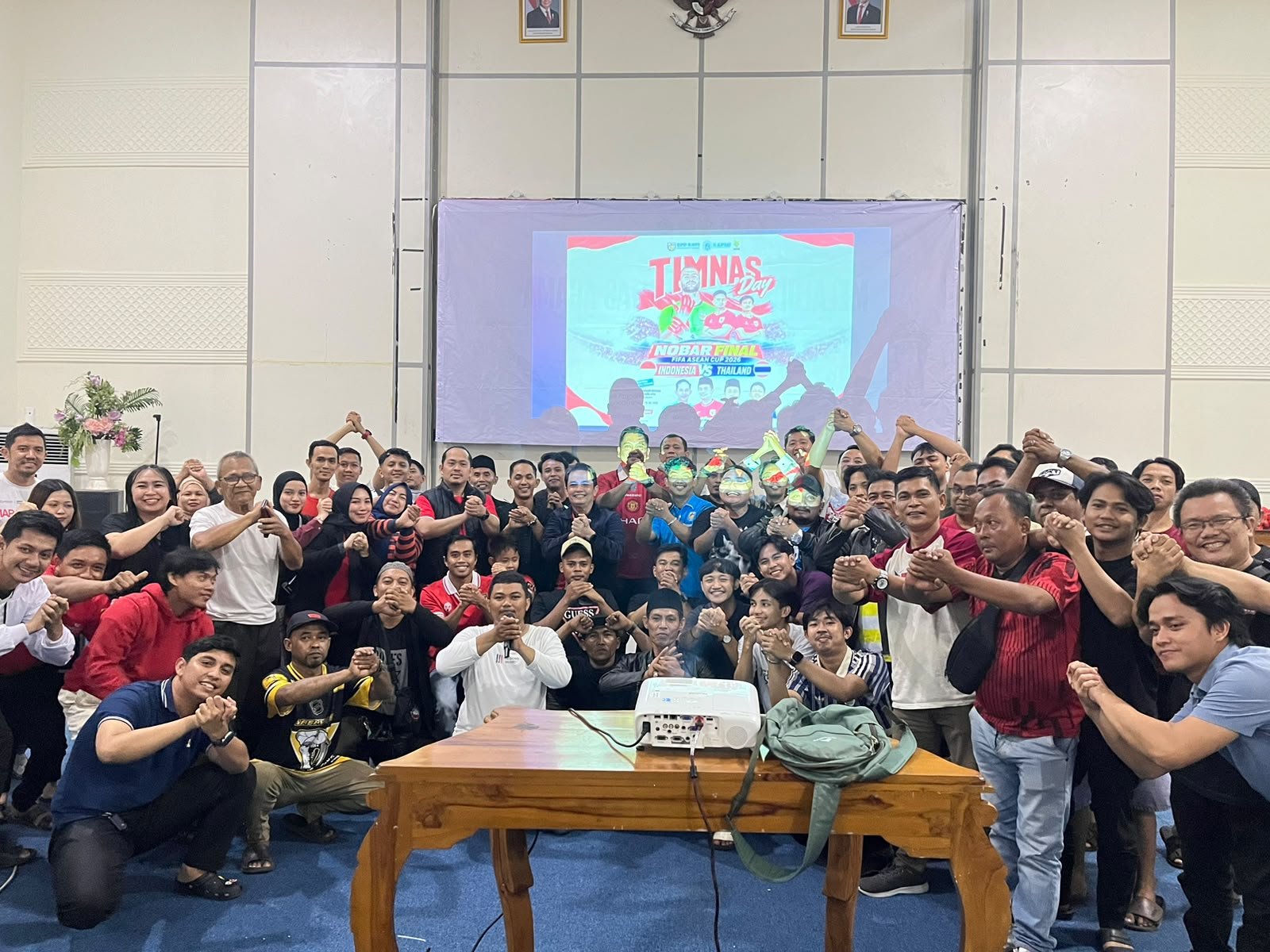 Gelorakan Semangat Nasionalisme,BAHASAN Wakil Walikota Gelar Nobar Timnas Bersama Masyarakat dan DPD KNPI Kota Pontianak